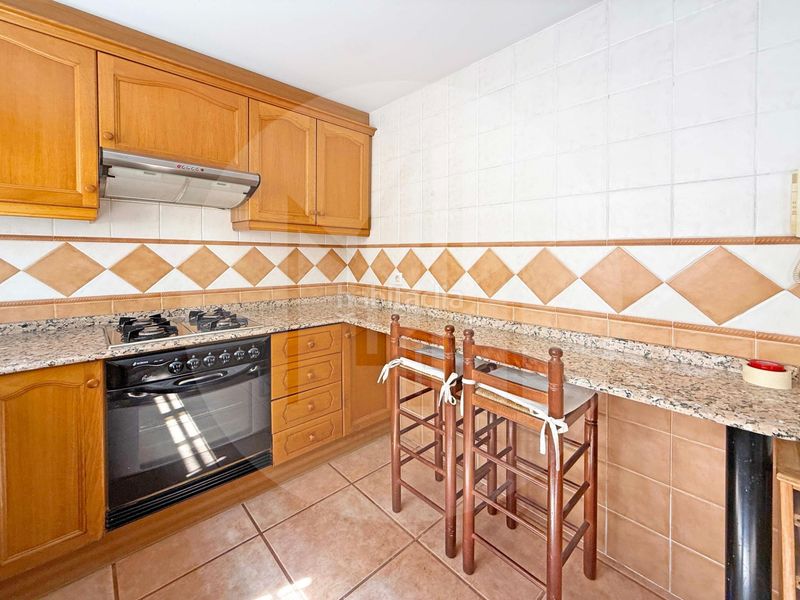 Foto b2334cb5-a102-493e-907d-22f6cbe70057. Casa adossada amb aparcament a Massamagrell