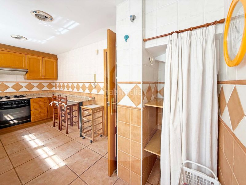 Foto b85c679e-cee5-4993-a46f-b984e4fbee09. Casa adossada amb aparcament a Massamagrell