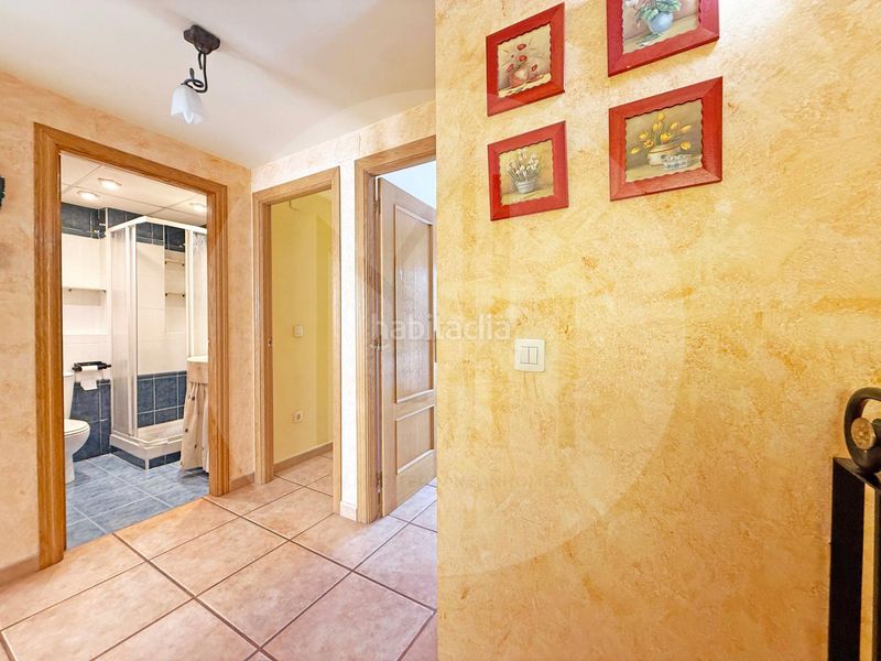 Foto dd22a5a4-493e-4fc9-a7f2-7c2c3d177770. Casa adossada amb aparcament a Massamagrell