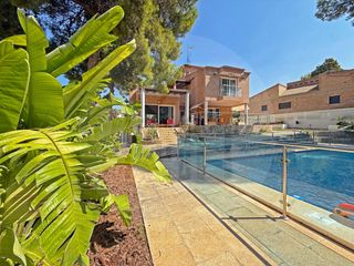 Chalet  Paseo costera