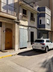 Casa a Benifaió. Se vende casa de pueblo centenaria, de 218 m. de superficie y to