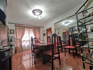 Piso en Els Orriols. Inmueble en venta reformado y exterior.