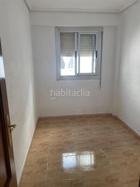 Foto 20dc0268-cb84-4713-bd61-e2cd2cdde7a5. Apartamento se vende acogedor inmueble en el distrito de benicalap, próximo al estadio nou mestalla club de fútbol sad y junto a la en Valencia