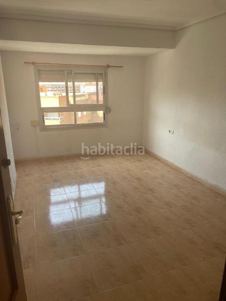Foto 99f718c3-a3a5-40c1-8da4-9fdcaeea9f6e. Apartamento se vende acogedor inmueble en el distrito de benicalap, próximo al estadio nou mestalla club de fútbol sad y junto a la en Valencia