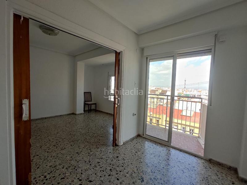 Foto cde80bee-9044-485f-9b0d-f818652eea8f. Piso .oportunidad exclusiva.luminoso y soleado inmueble en venta en la saïdia, en el barrio de Tormos.consta de 90 m. de superficie con en Valencia