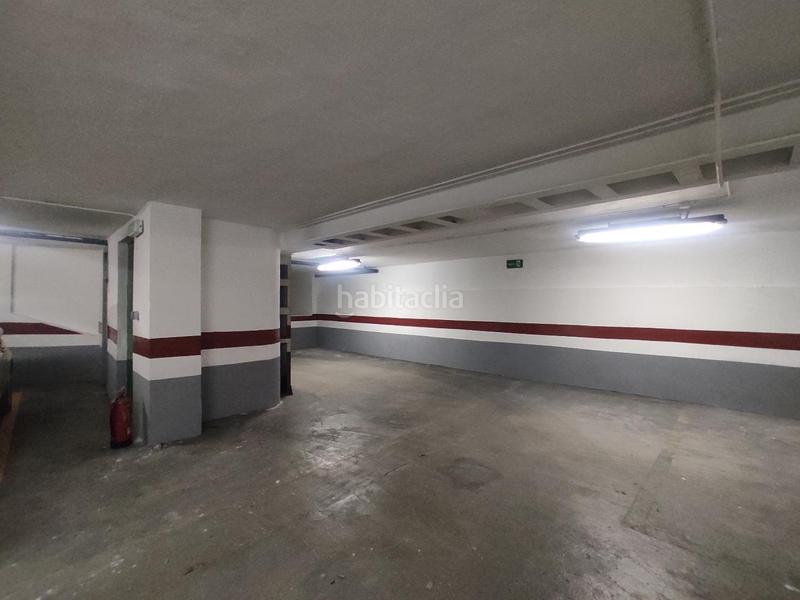 Foto 123d173d-9d4a-4a00-b87c-e074a0bcf92d. Parking voiture dans El Carme Valencia