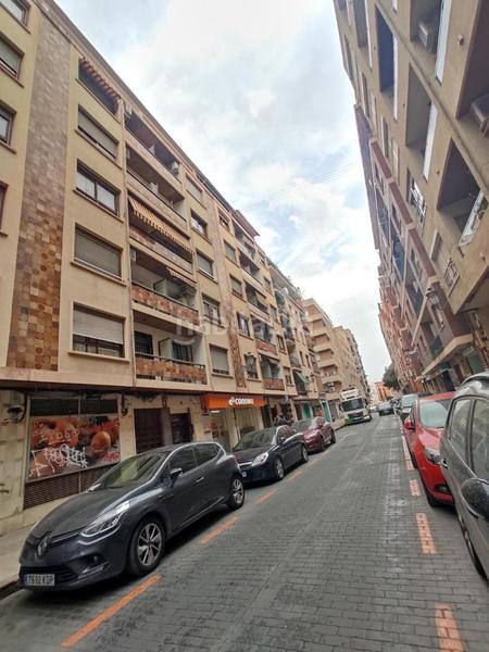 Foto 6421da32-88a7-432c-9a2d-1d6226fea01e. Parking voiture dans El Carme Valencia