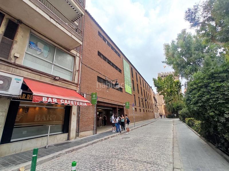 Foto 6e42ff6a-b153-4cdf-b8cc-0462de381bb9. Parking voiture dans El Carme Valencia