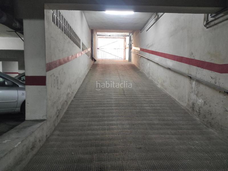 Foto 010d60be-a650-4e28-850d-da0449aba38f. Aparcament cotxe a La Constitución-Canaleta Mislata