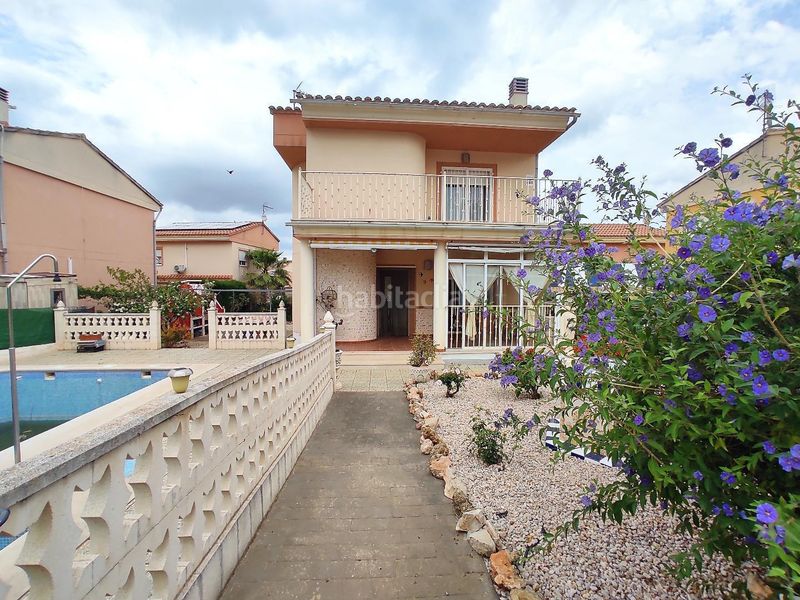 Foto c72a8024-a86c-419e-8a25-b3fd1cb46da2. Casa amb piscina a Turís