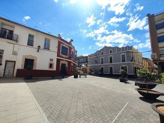 Doppelhaus in Monserrat. Casa en venta en monserrat junto al ayuntamiento.