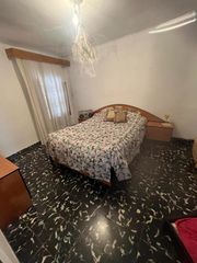 Doppelhaus in Monserrat. Casa en venta en monserrat junto al ayuntamiento.