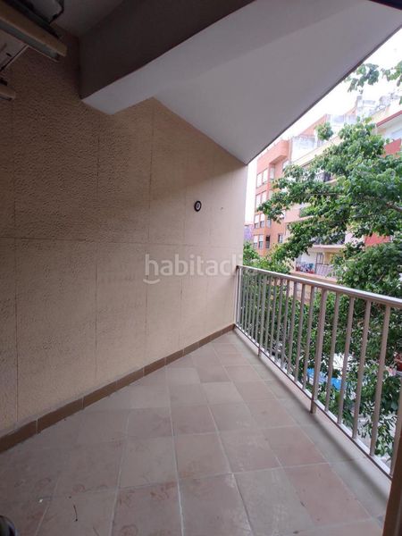 Piso inmueble exterior de cinco habitaciones y dos baños. en Valencia - Imagen 2