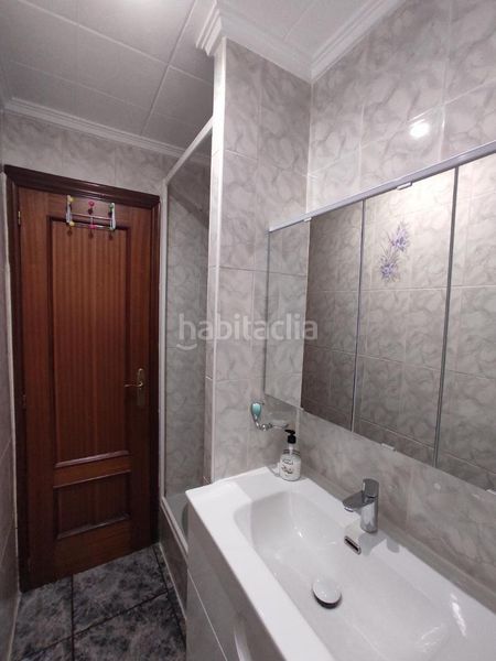 Foto 49acdc7c-ab81-4b74-b284-1b9c8fa5a746. Piso inmueble reformado en edificio con ascensor. en Valencia