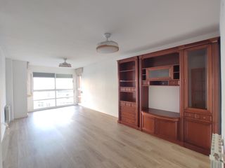 Lloguer Pis a Sant Antoni. Vivienda en alquiler con plaza de garaje