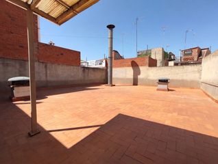 Location Appartement à Meliana. Inmueble en alquiler con una terraza y dos balcones en meliana.