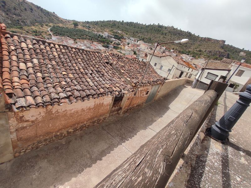 Foto 636d9a17-4c56-4626-b856-ad97a31d6aa5. Casa adossada a Enguídanos