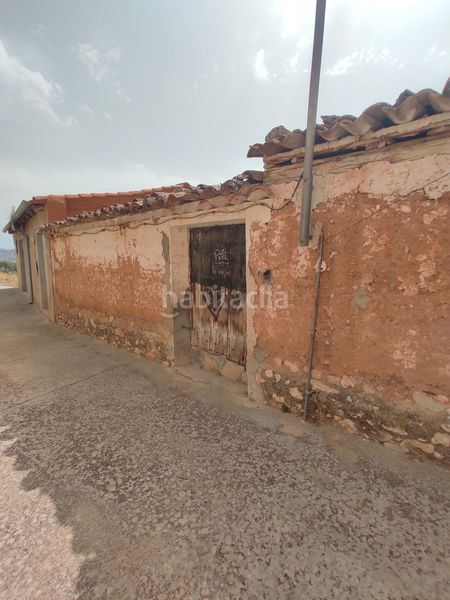 Foto 8f035b97-67a3-4c74-9b82-de48039773d1. Casa adossada a Enguídanos