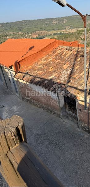 Foto f6cf0512-b8d2-4815-b56c-b41a78a097cf. Casa adossada a Enguídanos