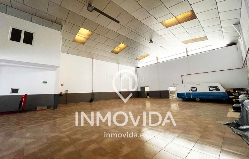 Foto 01be5807-8d35-4fe5-b596-7bec9e3a0304. Capannone industriale in calle vial 1 5b in Novetlè