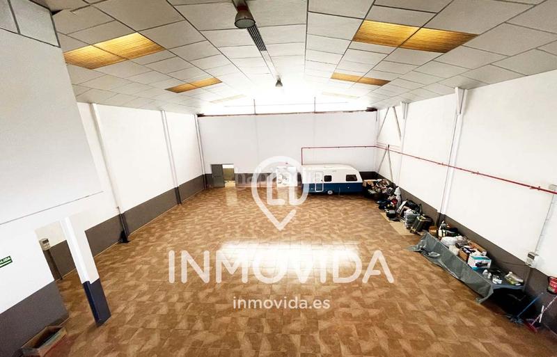 Foto 0e32ab32-f7ca-4e75-8f6e-2714e37843ea. Capannone industriale in calle vial 1 5b in Novetlè