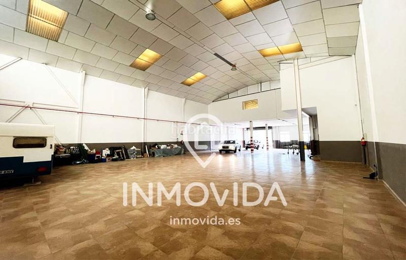 Foto 2048843f-a65c-4f43-8389-f369f6a24c46. Capannone industriale in calle vial 1 5b in Novetlè