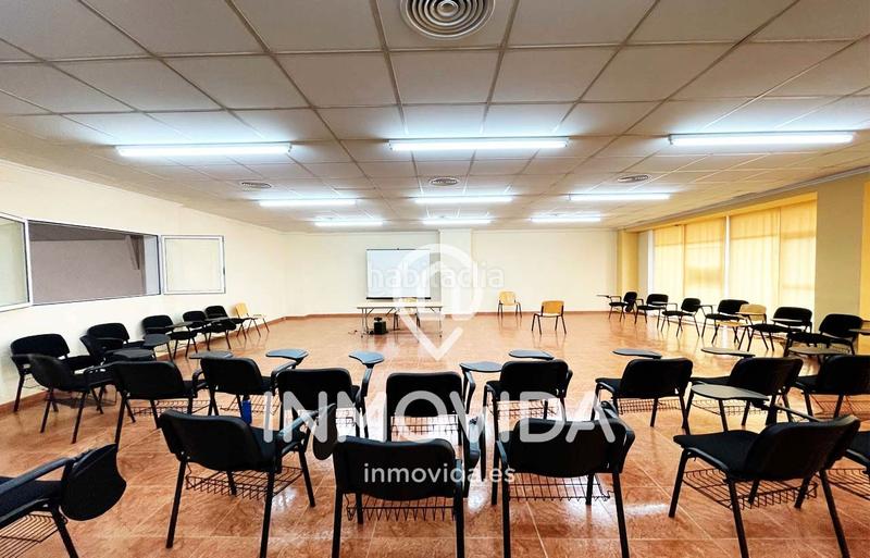 Foto 67361fdb-bb88-4868-bbb8-faa7807a02ab. Capannone industriale in calle vial 1 5b in Novetlè