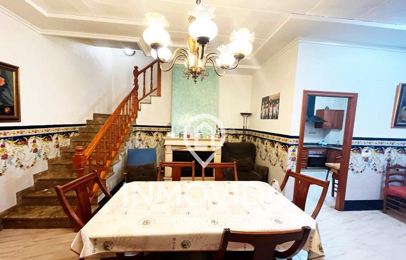 Foto 4b24e760-6b9b-4f1f-9075-66a20f7a74d7. Maison avec cheminée dans Rafelguaraf