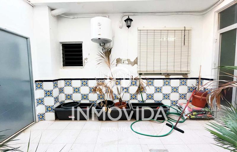 Foto ce182d81-a07e-4a10-a1c1-196cf1b3454c. Maison avec cheminée dans Rafelguaraf