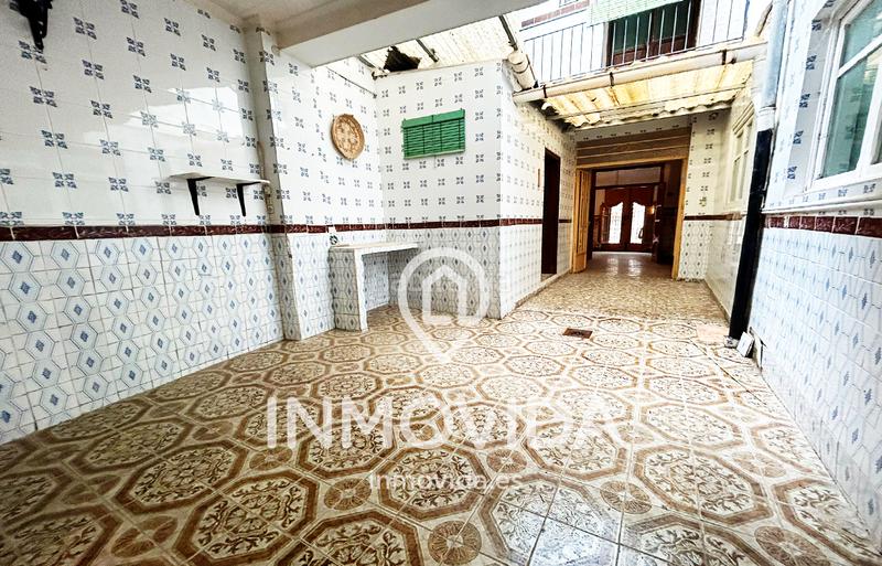 Foto 7cdec7ab-ece0-4ca1-a46d-2bdf18578060. Casa amb aparcament a Xàtiva