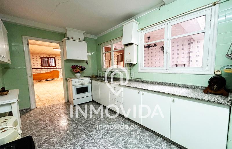 Foto 8a7bf08c-f03b-4dec-8bd9-aa7015dc525e. Casa amb aparcament a Xàtiva