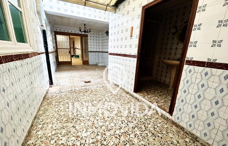 Foto a2af26d1-6f83-412b-a3fb-f517b6238612. Casa amb aparcament a Xàtiva