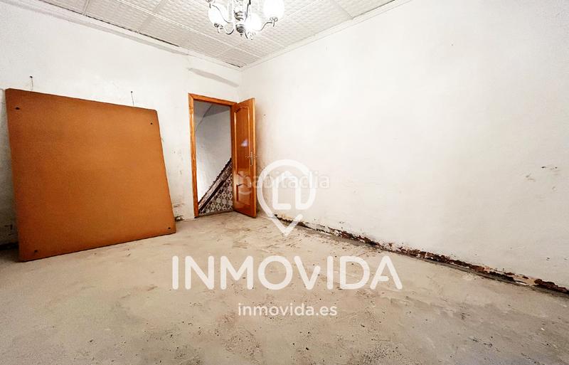 Foto b1a1b565-c069-49ab-8a3e-a167589f4609. Casa amb aparcament a Xàtiva