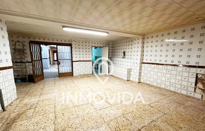 Foto f9dbd1c4-a3ce-49d3-bb2a-48558be16b59. Casa amb aparcament a Xàtiva