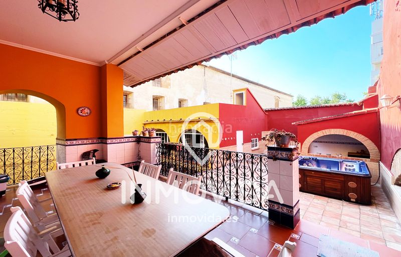 Foto 0ae239d7-679d-4f7c-91bf-12e3c44e44c8. Casa amb aparcament a Xàtiva