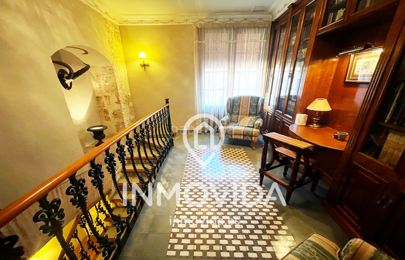 Foto 104c7f00-80fc-4c1d-bd82-57e407e655fe. Casa amb aparcament a Xàtiva