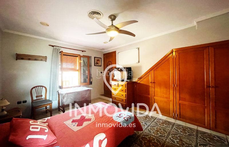 Foto 1f12073f-c82f-4459-96ad-04cf373c5a45. Casa amb aparcament a Xàtiva