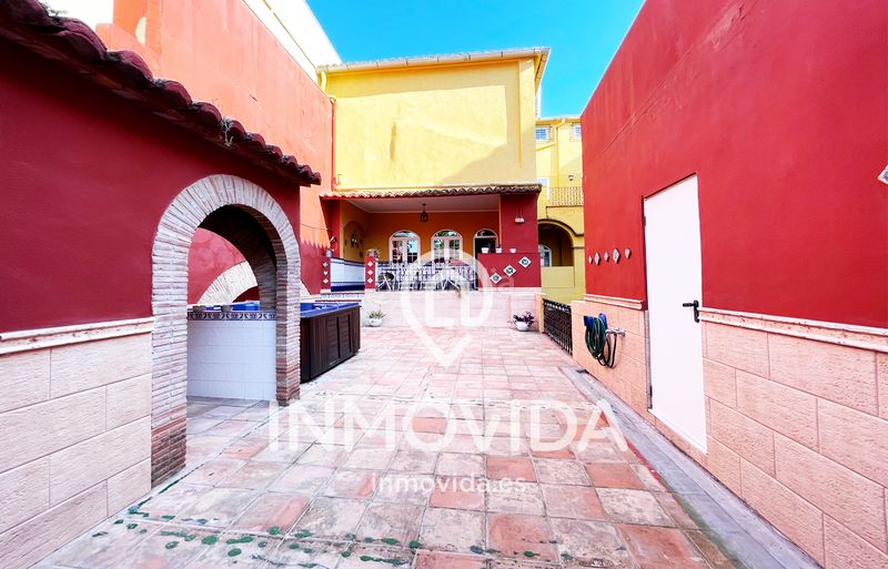 Foto 62446126-9c96-4304-9fb6-cc357b2bc11e. Casa amb aparcament a Xàtiva