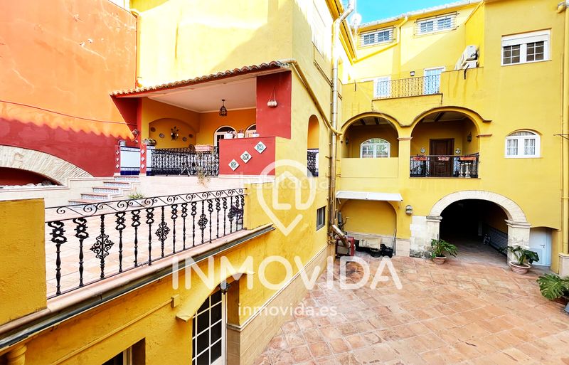 Foto 70c5a82e-d993-4456-b9ad-d2d9007737cd. Casa amb aparcament a Xàtiva