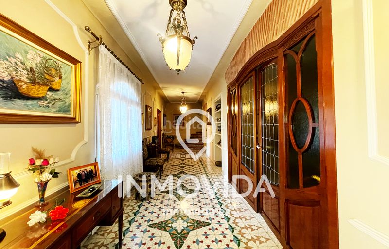 Foto 893cea92-0e1c-4728-8ec8-404d9c6e50e7. Casa amb aparcament a Xàtiva