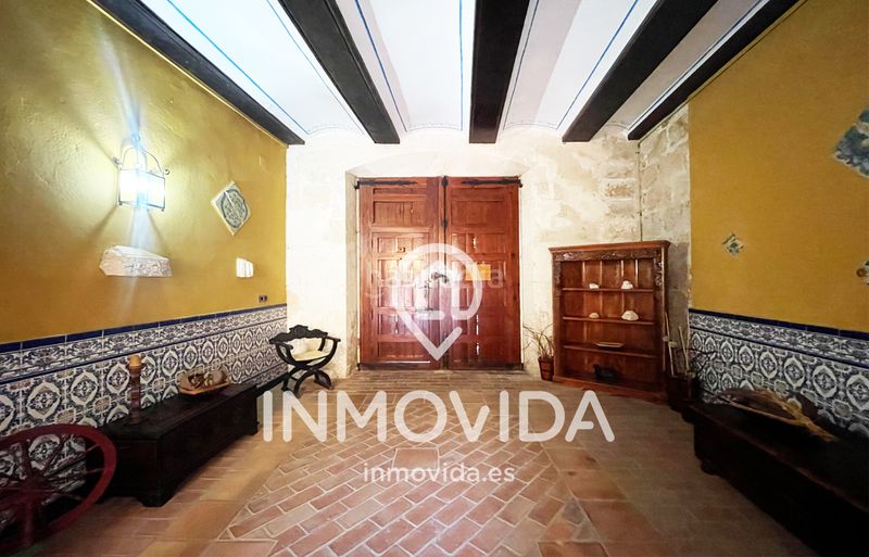 Foto b4471ffd-5feb-4fd1-b7aa-13cdb10c72ce. Casa amb aparcament a Xàtiva