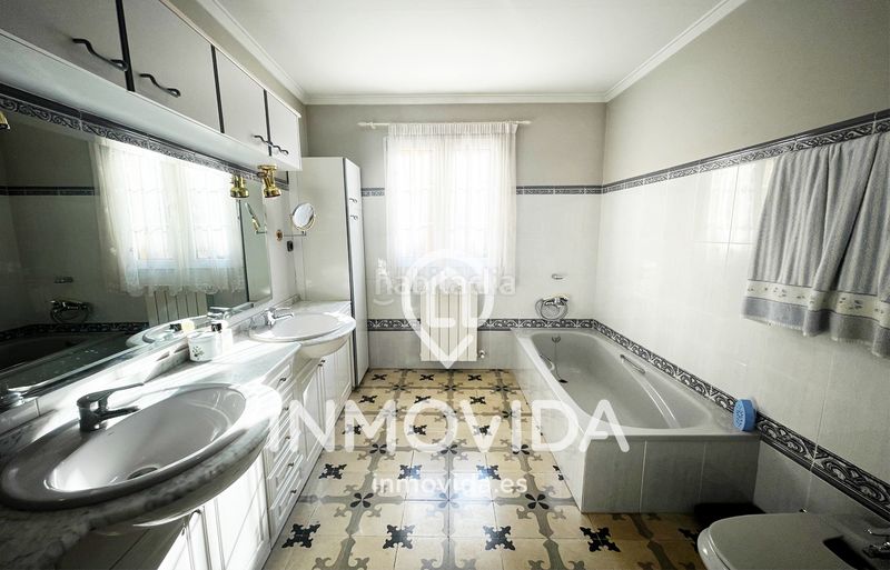 Foto e0282ba2-785c-4795-a771-11f62fc6095a. Casa amb aparcament a Xàtiva