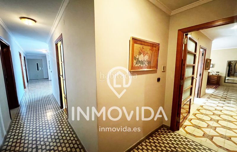 Foto edbbdfff-4b20-45b9-a8ce-f4c42829d35e. Casa amb aparcament a Xàtiva