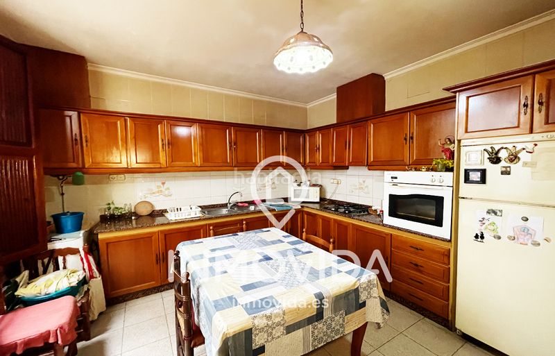 Foto a32f3265-4789-427c-a18f-dbde4d5d286c. Casa amb xemeneia a Xàtiva