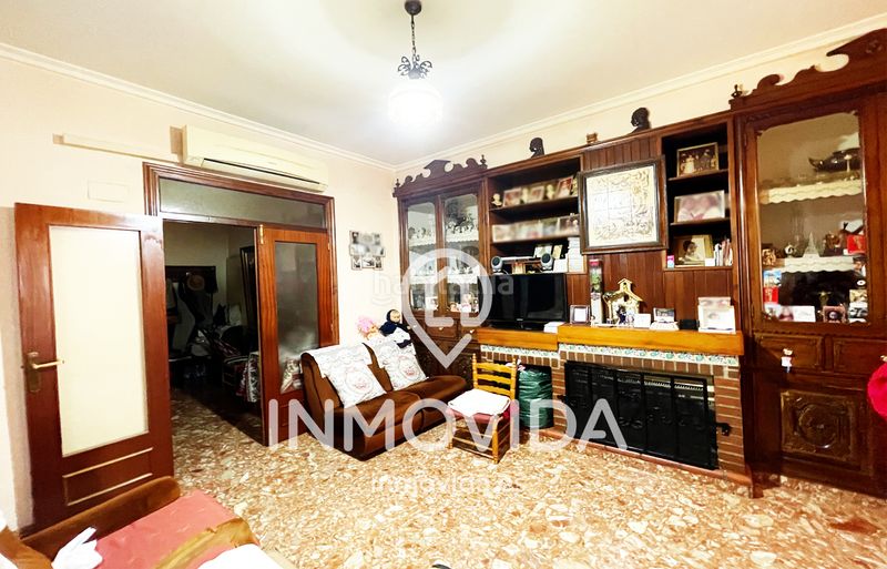 Foto d34b180f-1349-431d-99b2-588f8c04fd83. Casa amb xemeneia a Xàtiva