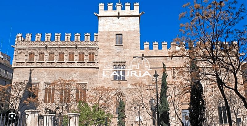 Foto b29da926-e764-4f5e-8ff6-1025a1cc9bfa. Parking voiture dans El Mercat Valencia