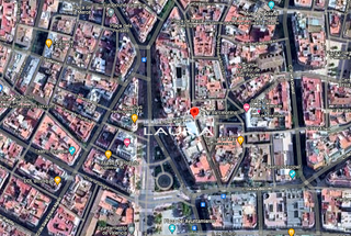 Local Comercial a Sant Francesc. Local comercial junto a plaza del ayuntamiento