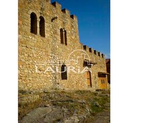 Casa a Alpuente. Alpuente  casa castillo rústica con mucho encanto.
