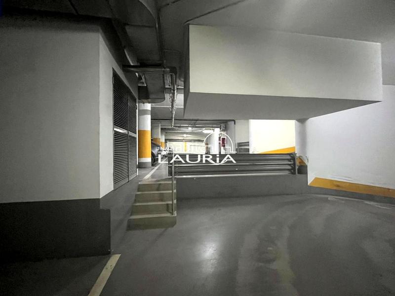 Foto fad96ddf-4cfe-412e-846f-3a1ff2dc4b92. Car parking in Sant Francesc Valencia