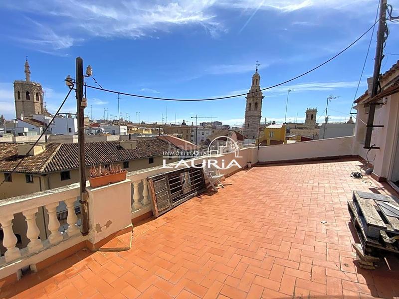 Foto 3cef466a-2a30-42aa-b96f-8f732f4a536f. Alquiler ático mercado central en El Mercat Valencia